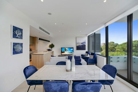 Brand New Luxury Walking To Shopping Mall, Cinema. - Accommodation Main Beach 3