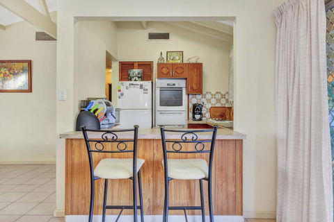 Break Away - Accommodation Main Beach 2