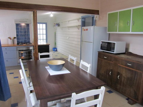 Breakaway Cottage - Accommodation Main Beach 1