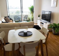 Breathtaking River  City Views Free Parking  WiFi - Accommodation Main Beach