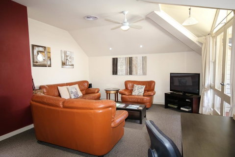 Briars Country Lodge - Accommodation Main Beach 3