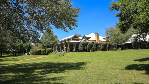 Briars Country Lodge - Accommodation Main Beach 2