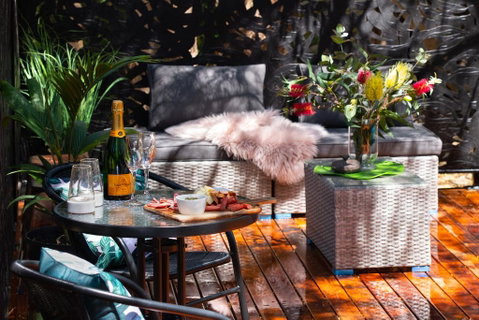 Briars Loft - Daylesford - Accommodation Main Beach 2