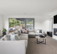 Bridgewater Luxury family retreat close to the beach - Accommodation Main Beach