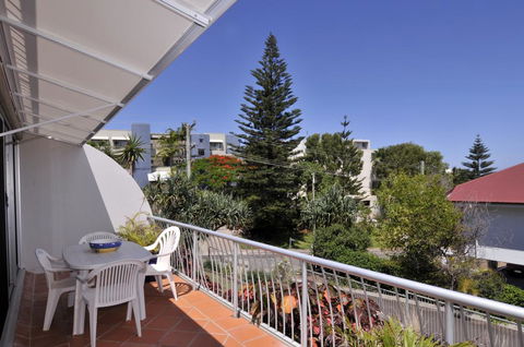 Bright & Comfortable In Quiet Location - Accommodation Main Beach 0