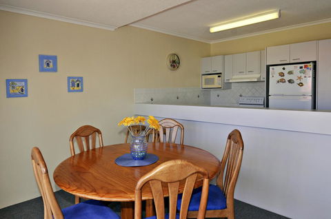 Bright & Comfortable In Quiet Location - Accommodation Main Beach 3