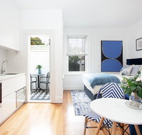 Bright and Beautiful Studio in Quiet Neighbourhood - Accommodation Main Beach