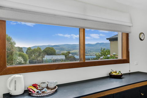 Brightwater Bed And Breakfast - Accommodation Main Beach 3
