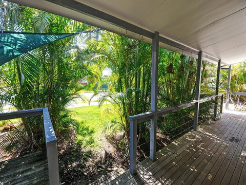 Brilliant Location - Accommodation Main Beach 1