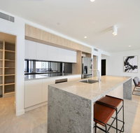 Broadbeach New Luxury Vue 17 Beach Views - Accommodation Main Beach