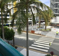 Broadbeach Private Apt with CHA - Accommodation Main Beach