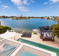 Broadbeach Waterfront Holiday House - Accommodation Main Beach