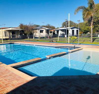 Broadwater Beach Cottage with WiFi - Accommodation Main Beach