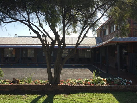 Bryants Motel - Accommodation Main Beach 0