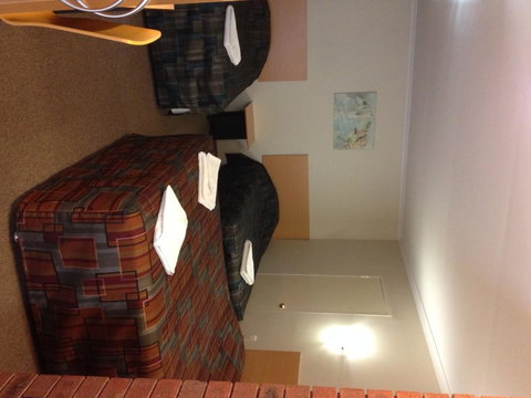 Budget Motel - Accommodation Main Beach 3