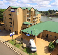 Burnett Riverside Hotel - Accommodation Main Beach