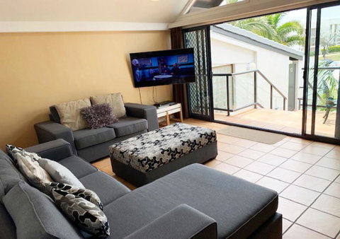 Byron Bay Beachfront Apartments - Accommodation Main Beach 2
