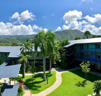 Cairns Adventure Lodge - includes All Meals served in the Dining Hall - Accommodation Main Beach