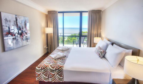 Cairns Plaza Hotel - Accommodation Main Beach 3