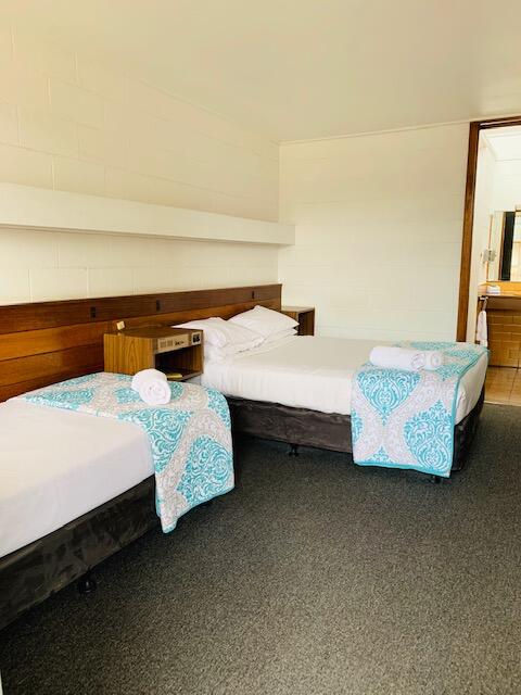 Caledonian Hotel Motel - Accommodation Main Beach 3