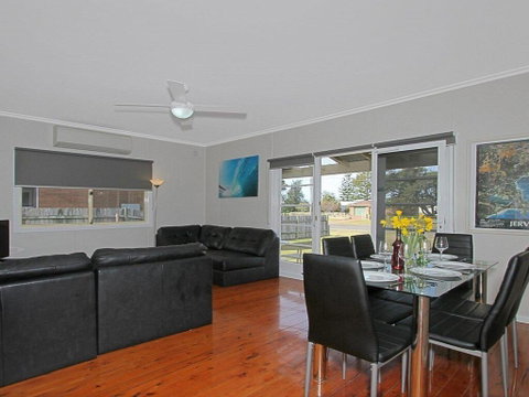 Callala Beach Cottage - Charm And Character - Accommodation Main Beach 2