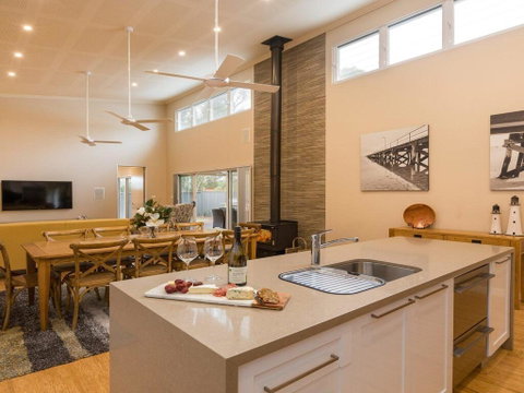 Callala Breeze - Access To Indoor Community Pool - Accommodation Main Beach 0