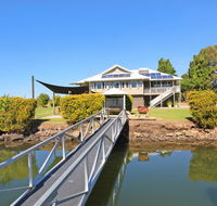 Campbell 7 - Large Queenslander on Maroochy River - Accommodation Main Beach