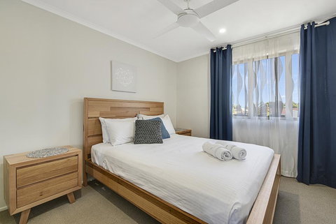 CANAL HOME NEAR MOOLOOLABA - Accommodation Main Beach 2