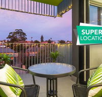 Canopy  44-Minutes from the CBD Train and Cafes - Wifi - Nespresso - Amenities - Accommodation Main Beach