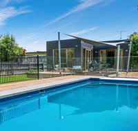 Canterbury Villa Family friendly home walk to beach and village pool - Accommodation Main Beach