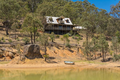 Cants Cottage - Accommodation Main Beach 3