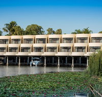 Capri Waters Country Club - Accommodation Main Beach