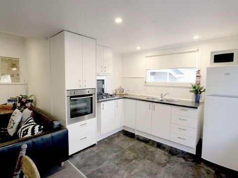 Cara - Accommodation Main Beach 1