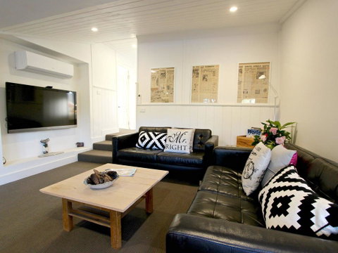 Cara - Accommodation Main Beach 0