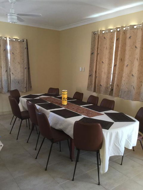 Caretakers Cottage Budget Accommodation - Accommodation Main Beach 1