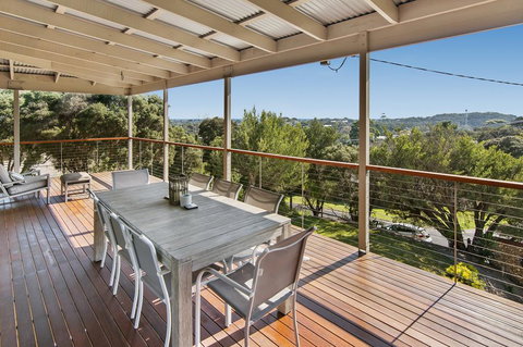 Carramar Views - Accommodation Main Beach 1