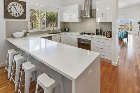 Carramar Views - Accommodation Main Beach 2