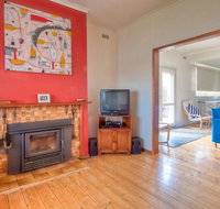 Carrick Fergus - Centrally located family home - Accommodation Main Beach