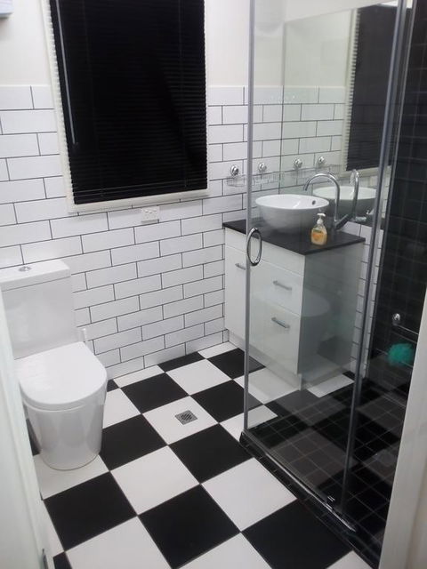 Cartledge Ave - Accommodation Main Beach 0
