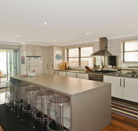 Casa Callala on King George - well appointed home - Accommodation Main Beach
