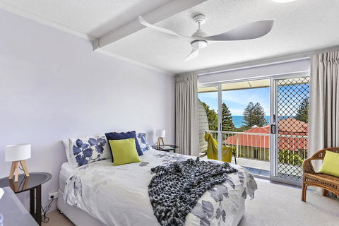 Cascades - Accommodation Main Beach 2