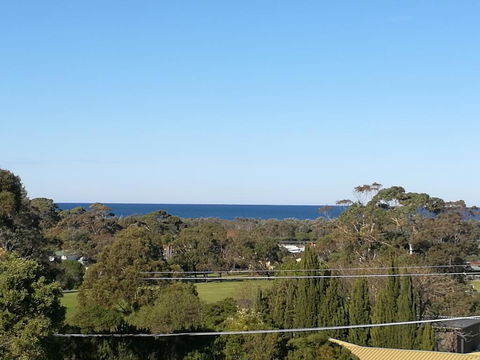 Castle Stay At Lakes Entrance - Accommodation Main Beach 1