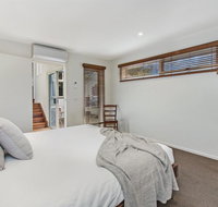 CASTWOOD VILLA No. 1 - Accommodation Main Beach