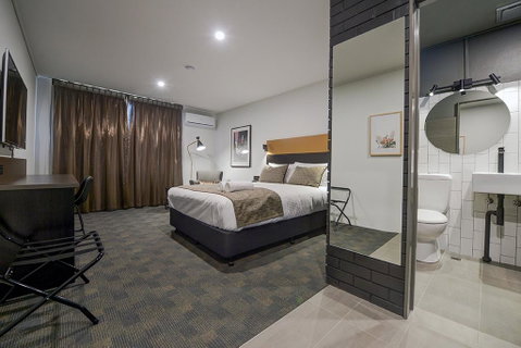 CBD Motor Inn - Accommodation Main Beach 0