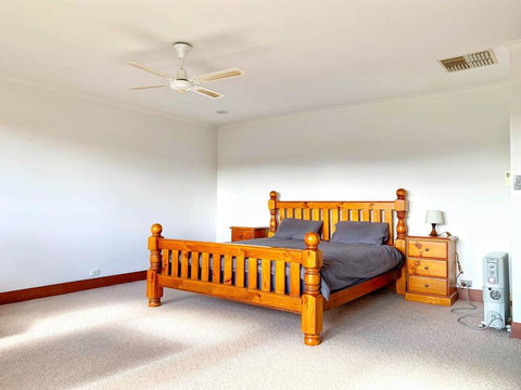 Cellar House - Accommodation Main Beach 1