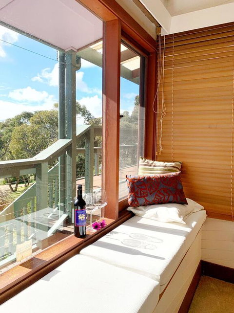 Cellar House - Accommodation Main Beach 3