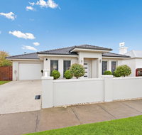 Central Warrnambool Townhouse - Accommodation Main Beach