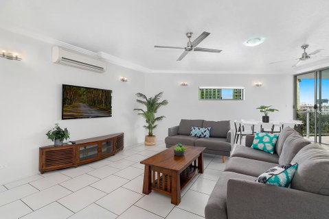 Centrepoint Apartments - Accommodation Main Beach 3