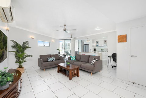 Centrepoint Apartments - Accommodation Main Beach 2