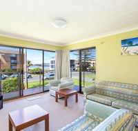 Champagne Court 1 with Water Views - Accommodation Main Beach